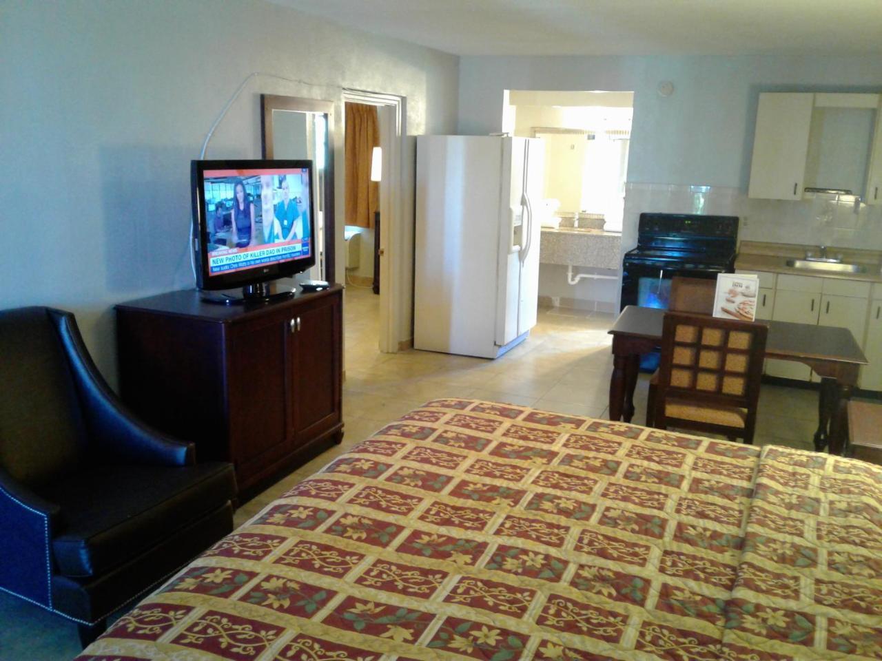 Express Inn & Suites - 5 Miles From St Petersburg Clearwater Airport Kültér fotó