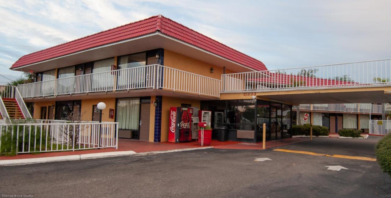 Express Inn & Suites - 5 Miles From St Petersburg Clearwater Airport Kültér fotó